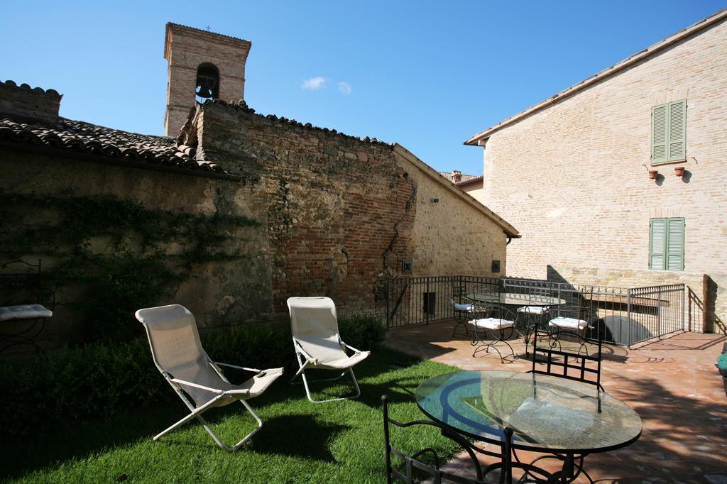 L'Arco Romanico Монтефалько Экстерьер фото